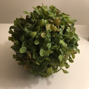 Faux Boxwood Decorative Balls